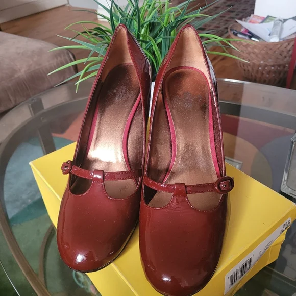 Joan & David Burgundy/Brick Red Patent Leather Shoes - Medium Heels - Picture 1 of 5